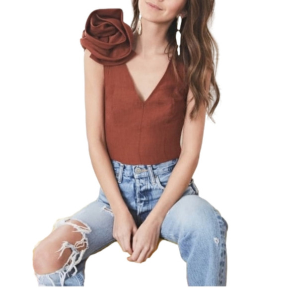 Perfect accent top😍 - Picture 2 of 16